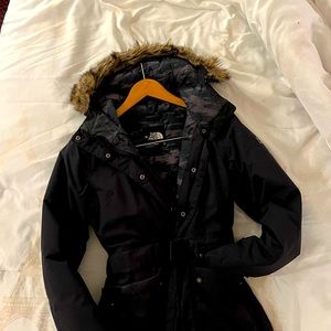 Waterproof parka north face